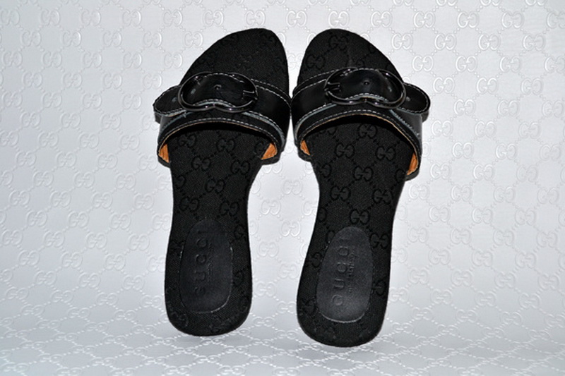 Gucci Slippers Woman--279